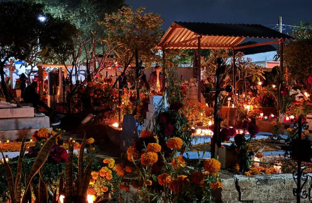 Xoxocotlán and Atzompa Cemeteries, Day of the Dead Night