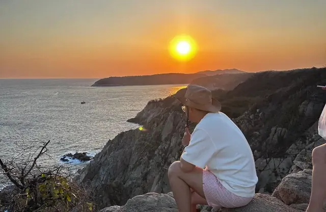 Viewpoints and Sunset: Huatulco City Tour