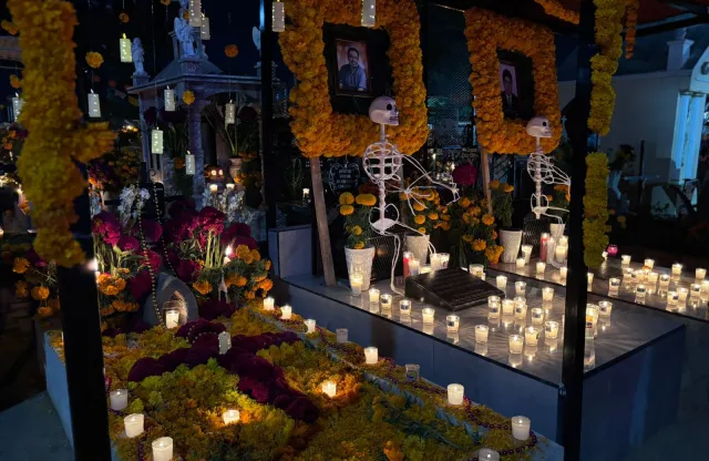 Xoxocotlán and Atzompa Cemeteries, Day of the Dead Night